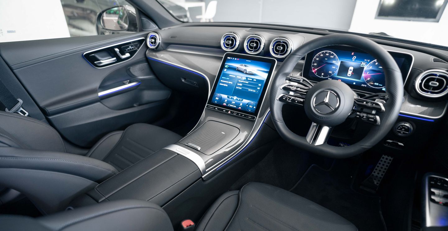 Sporty touches thanks to the driver-centred design 