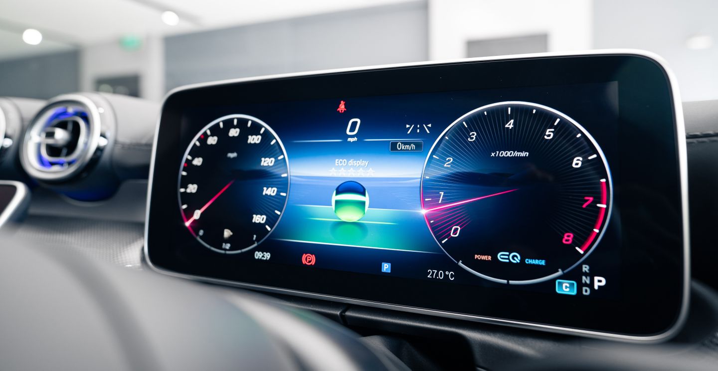 Future and driver-orientated: the instrument panel