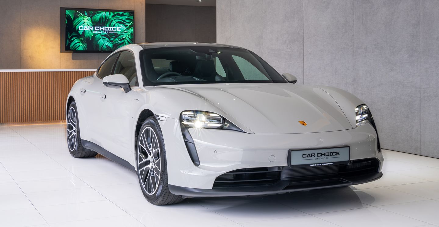 With its purist design, the Taycan signals the beginning of a new era. At the same time, it retains the unmistakable Porsche design DNA