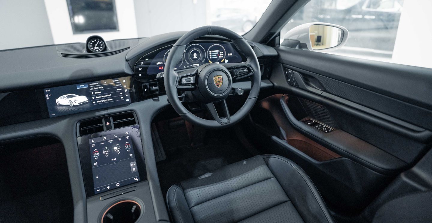 The cockpit signals the start of a new era with its clear structure and a completely new architecture