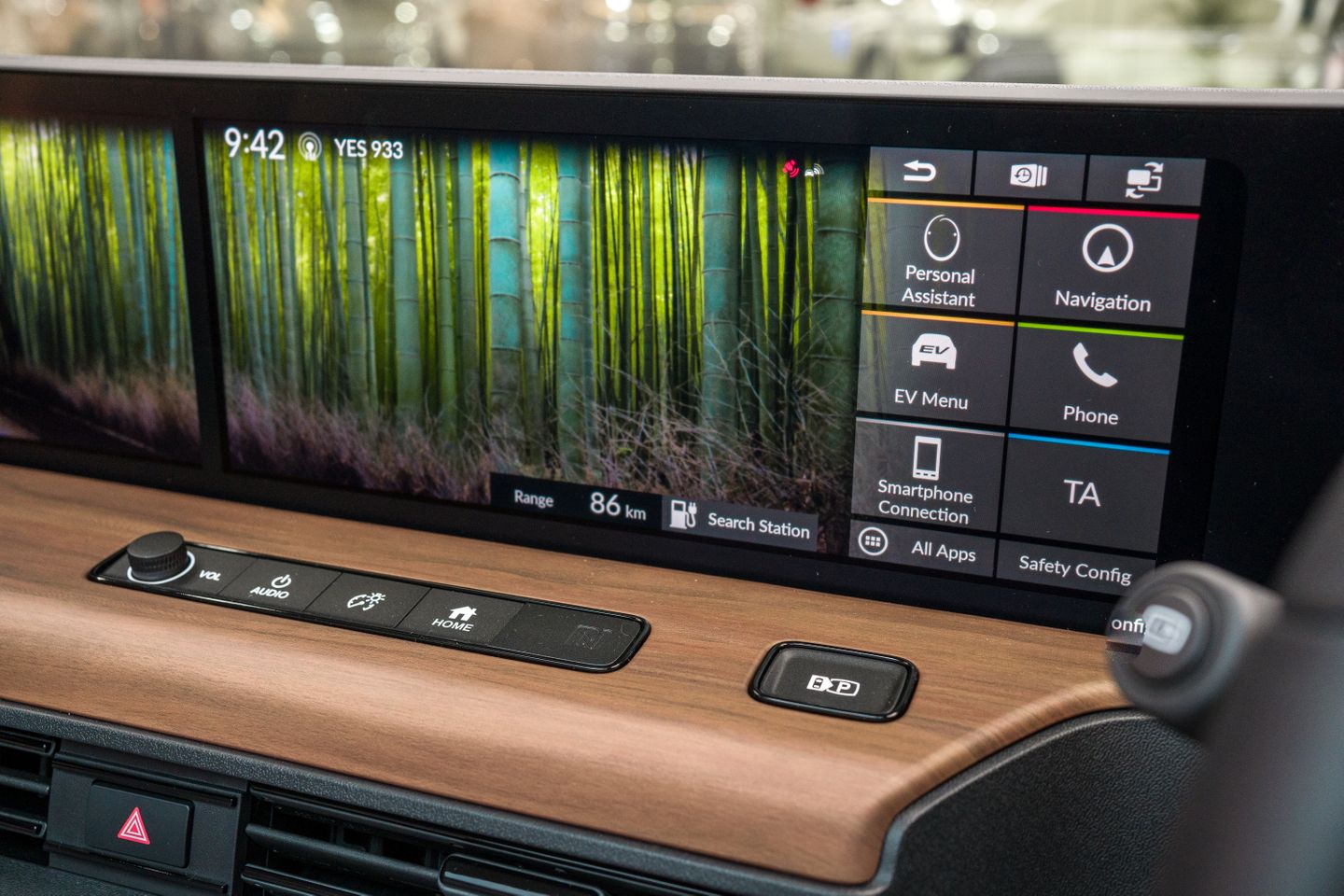 Dual Multimedia Screens