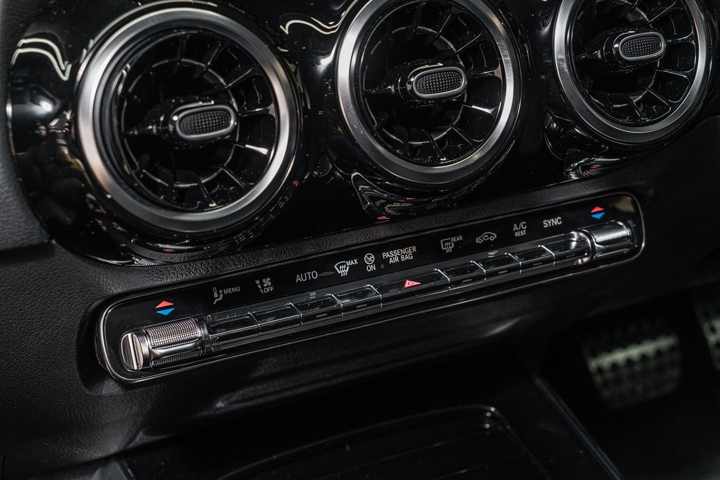 Dual-zone Automatic Climate Control