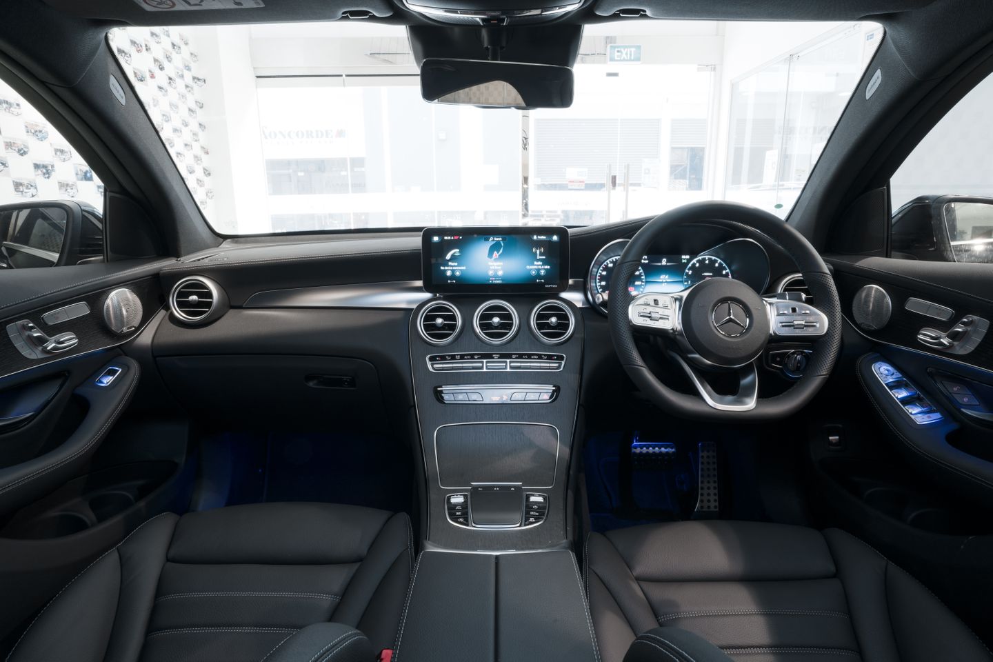 Sharp Displays In A Sculptural Cabin