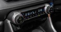Automatic Dual-Zone Climate Control