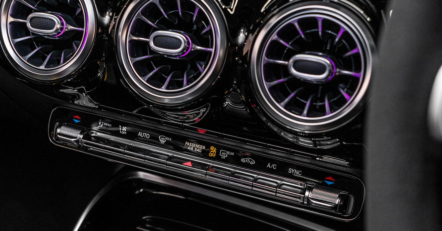 Dual-zone automatic climate control