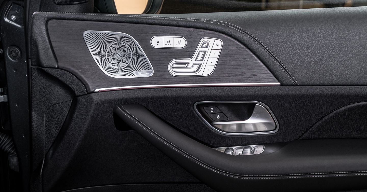 Power front seats with memory