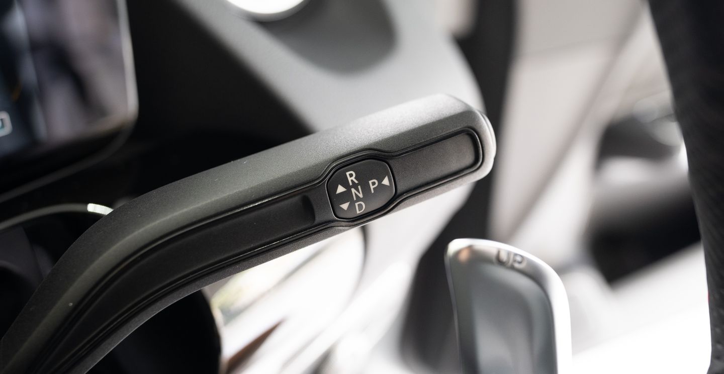 The AMG SPEEDSHIFT DCT 8G dual-clutch transmission also contributes to the agile and dynamic character of the new GLA 35 4MATIC. The gear ratios have been configured so that the driver experiences very immediate acceleration in all speed ranges, combined with fast shift times and optimum connections during gear changes.