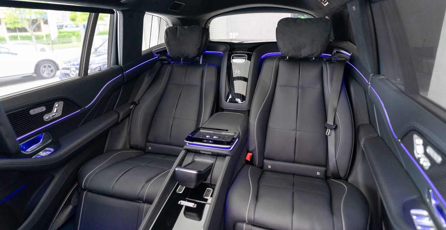 Individual rear seats