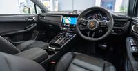 The Advanced Cockpit ensures a modern control concept that is typical of Porsche.