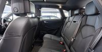 The interior of the Macan is the synthesis of compact SUV and sports car.
