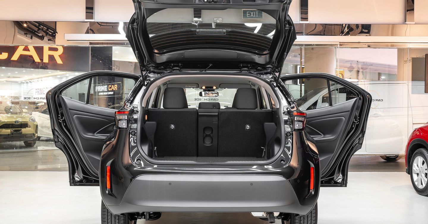 40:20:40 split folding seats