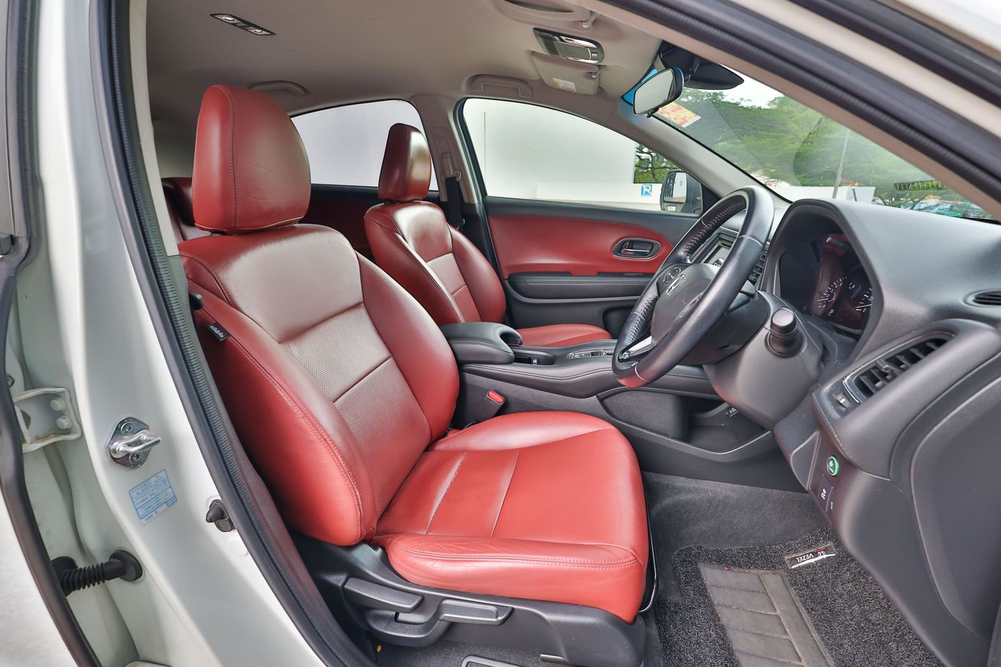 honda-vezel-15a-x-new-5-yr-coe-car-choice-singapore