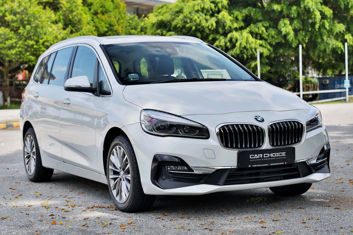 bmw-218i-gran-tourer-luxury-car-choice-singapore