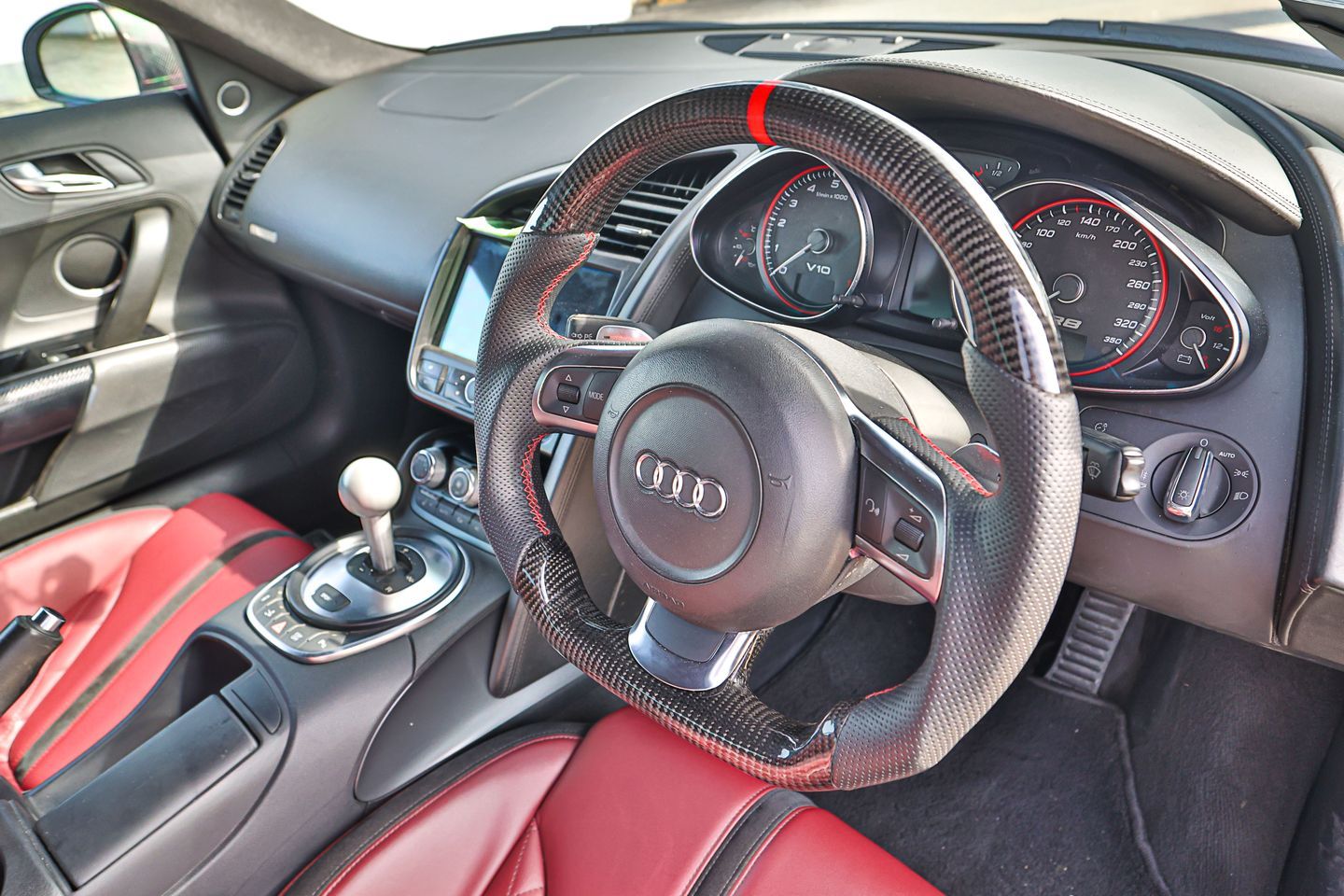 audi-r8-52a-fsi-quattro-r-tronic-coe-till-012030-car-choice-singapore