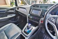 honda-shuttle-hybrid-15a-x-honda-sensing-car-choice-singapore