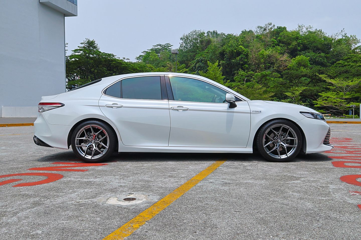 toyota-camry-hybrid-25a-ascent-car-choice-singapore