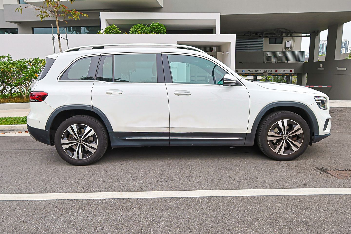 mercedes-benz-glb-class-glb180-progressive-7-seater-car-choice-singapore