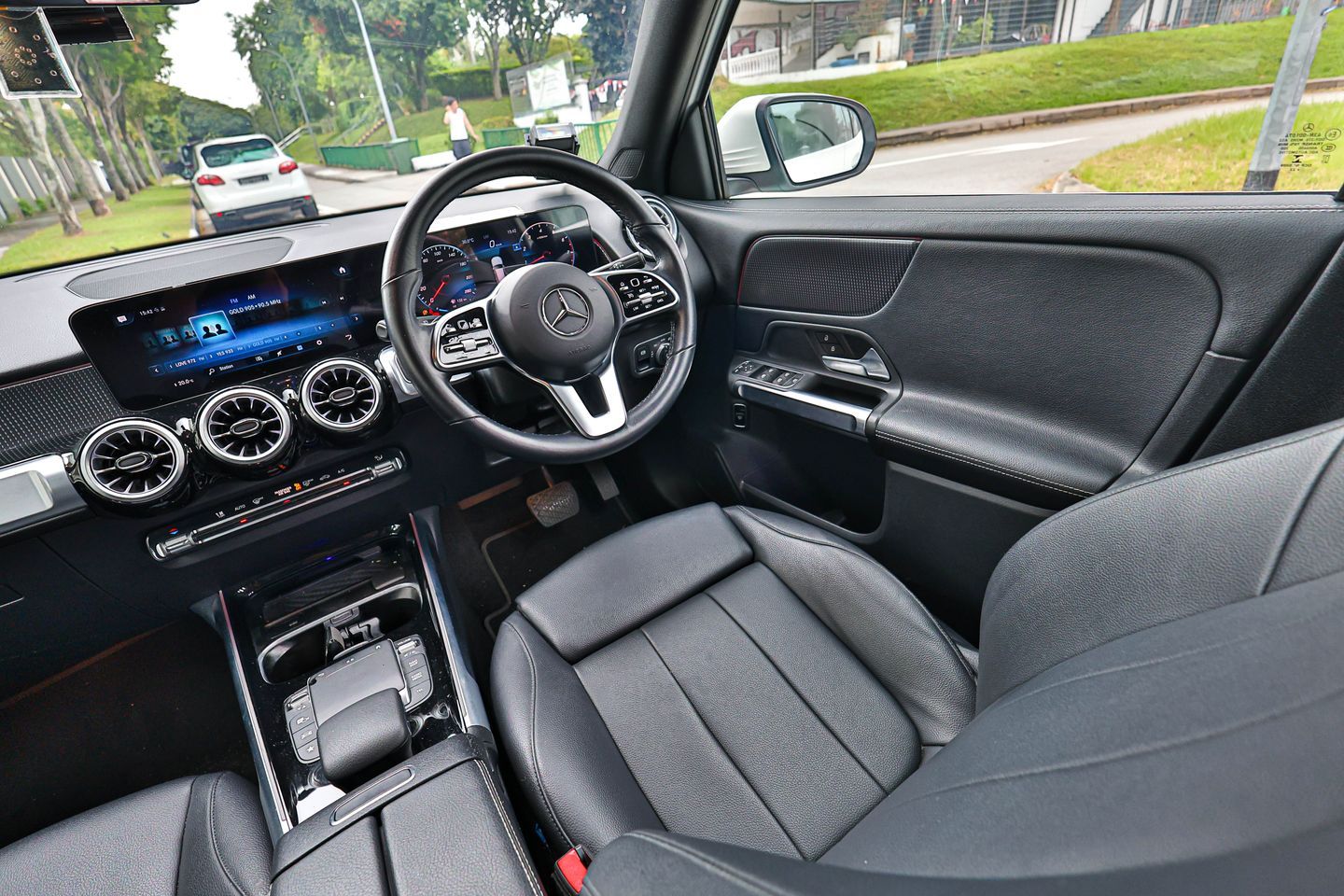 mercedes-benz-glb-class-glb180-progressive-7-seater-car-choice-singapore