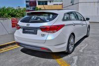 hyundai-i40-wagon-20a-sunroof-car-choice-singapore