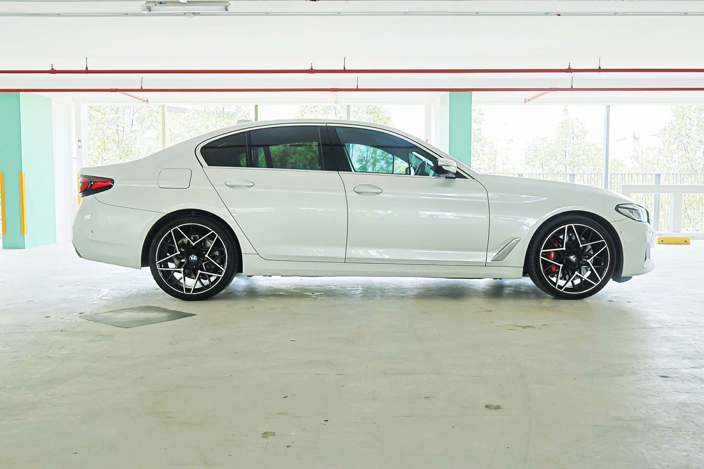 bmw-5-series-520i-mild-hybrid-executive-car-choice-singapore