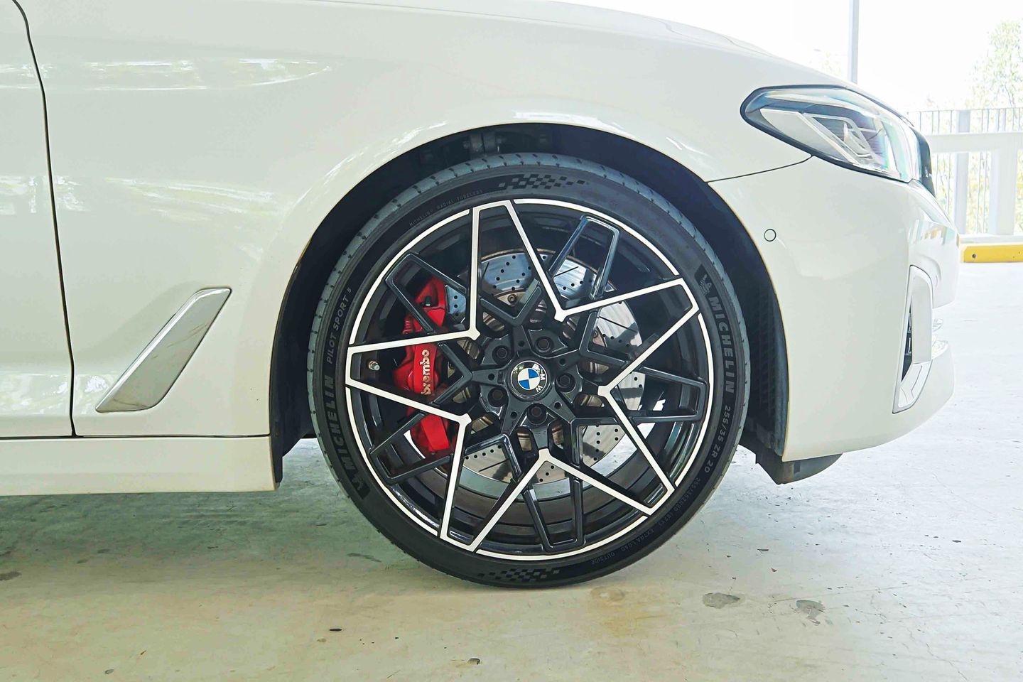 bmw-5-series-520i-mild-hybrid-executive-car-choice-singapore