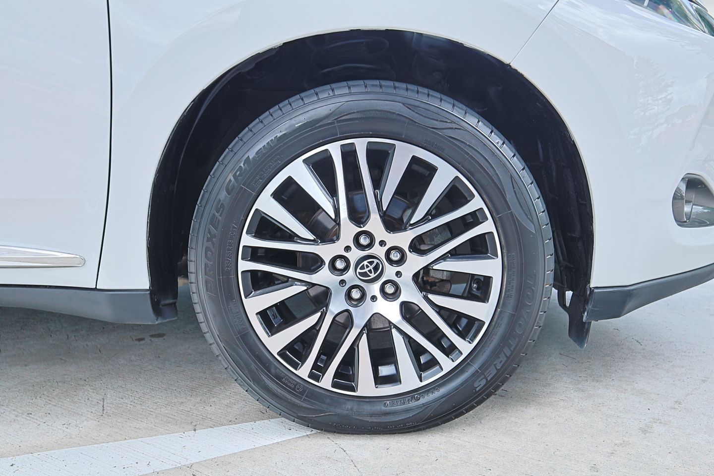 toyota-harrier-20a-premium-panoramic-roof-coe-till-012035-car-choice-singapore