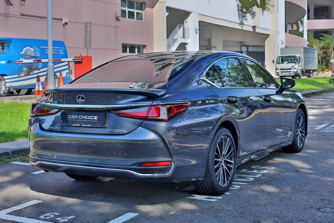 Certified Pre-Owned Lexus ES300h Executive Sunroof | Car Choice Singapore