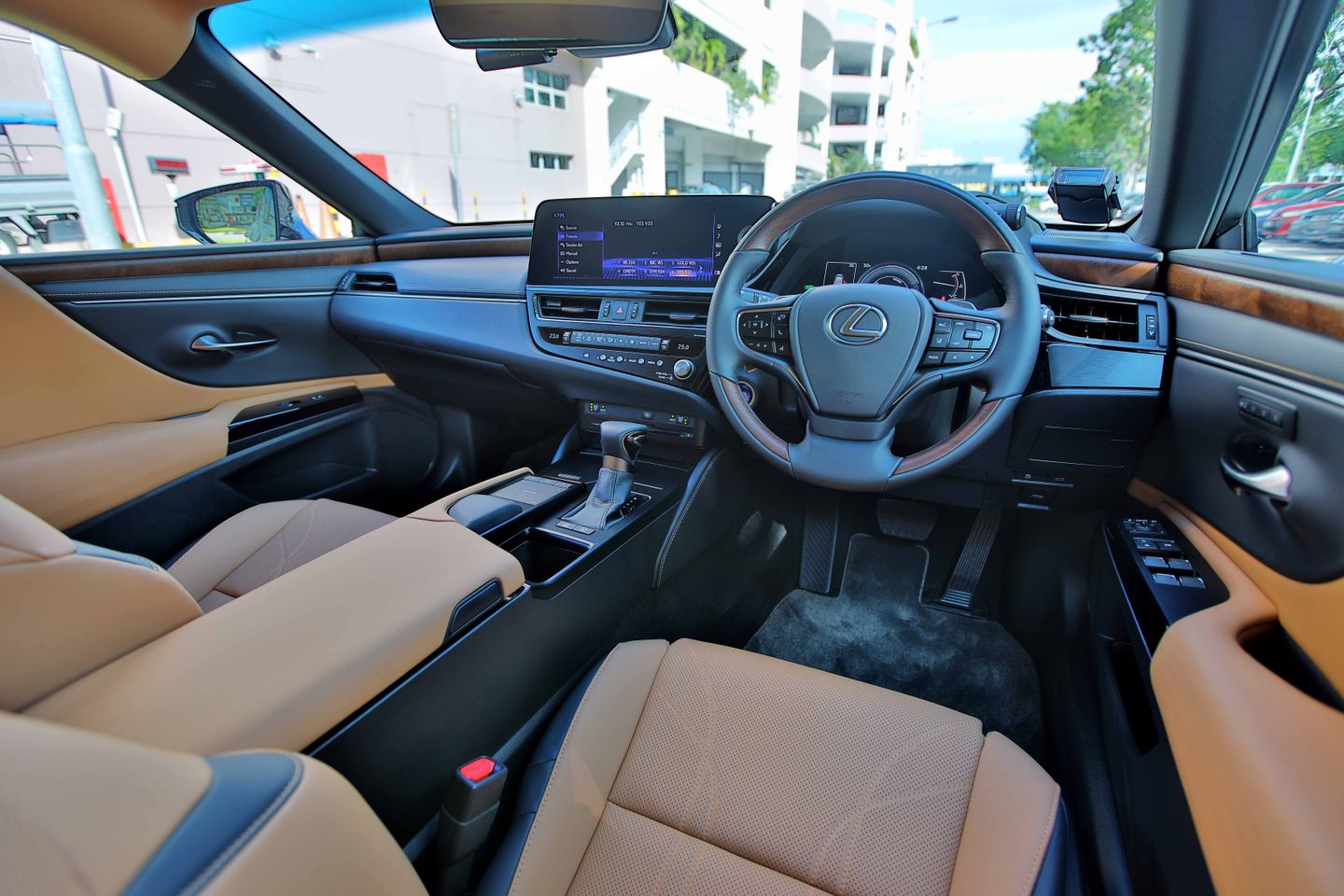 Certified Pre-Owned Lexus ES300h Executive Sunroof | Car Choice Singapore