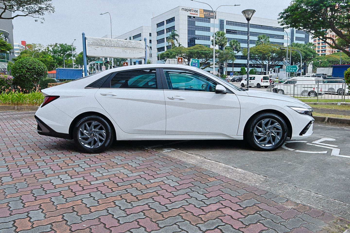 hyundai-avante-hybrid-16a-s-car-choice-singapore