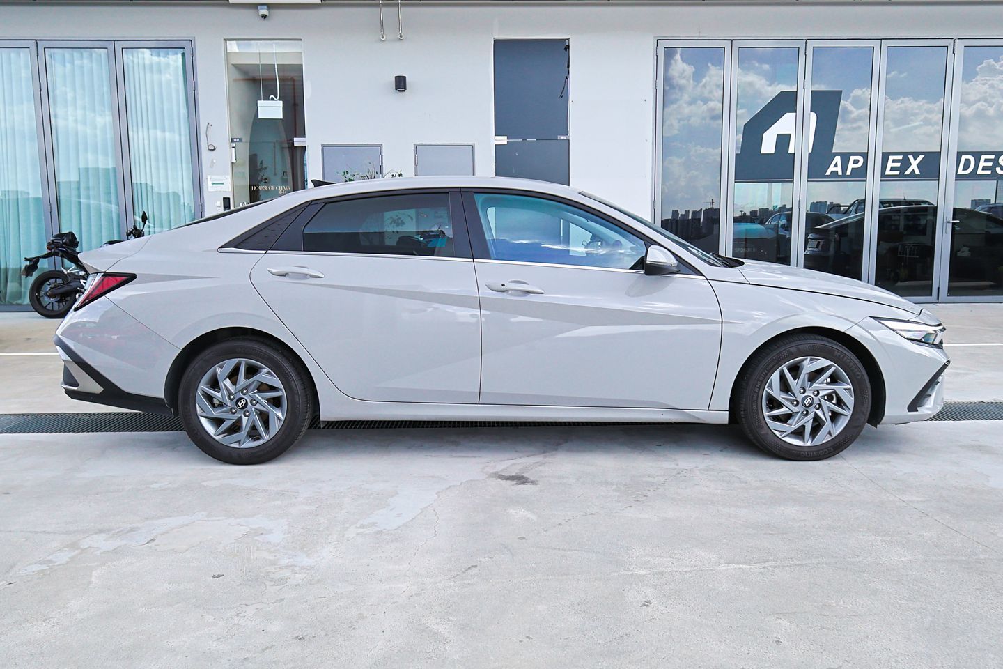 hyundai-avante-hybrid-16a-s-car-choice-singapore