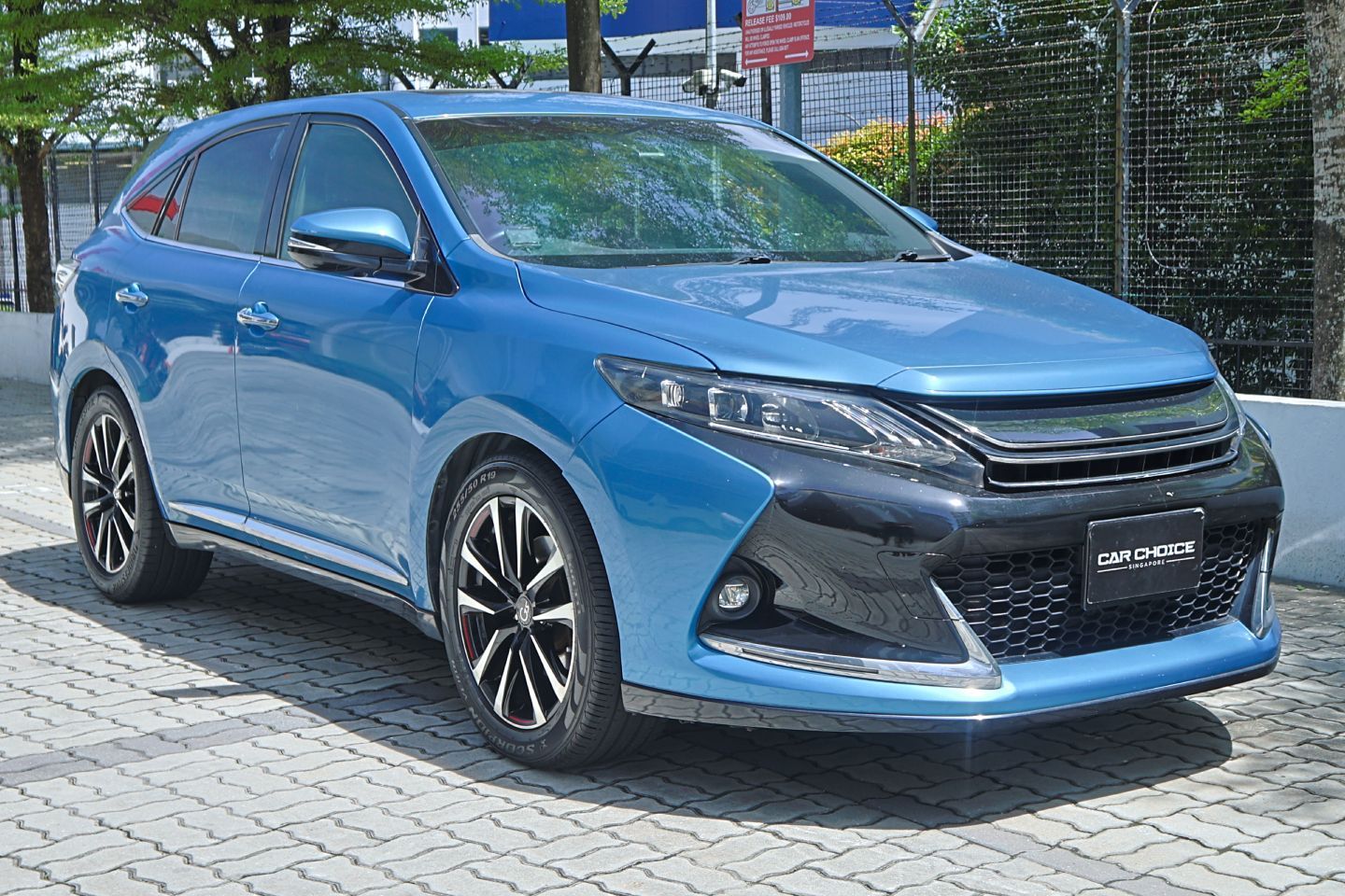 toyota-harrier-20a-gs-elegance-panoramic-new-10-yr-coe-car-choice-singapore