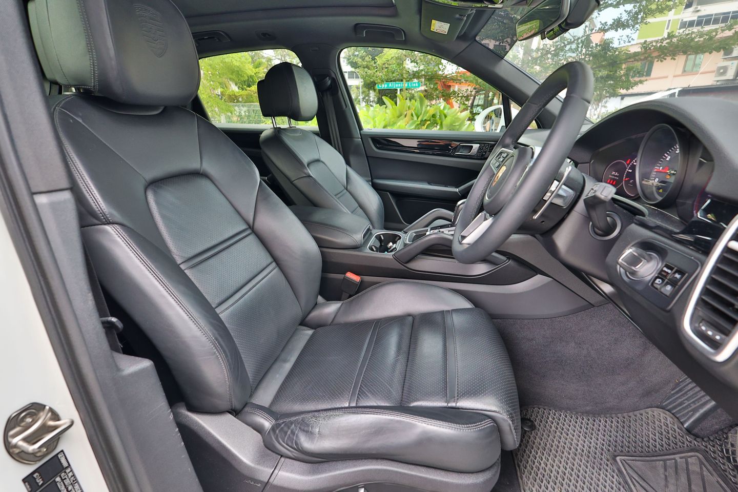 porsche-cayenne-30a-tip-panoramic-roof-car-choice-singapore