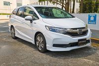 honda-shuttle-hybrid-15a-car-choice-singapore