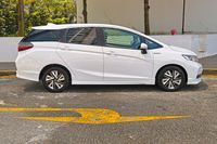 honda-shuttle-hybrid-15a-car-choice-singapore