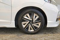 honda-shuttle-hybrid-15a-car-choice-singapore