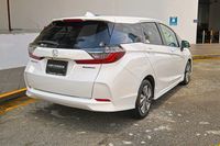 honda-shuttle-hybrid-15a-car-choice-singapore