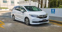 honda-shuttle-hybrid-15a-car-choice-singapore