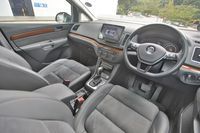 volkswagen-sharan-20a-tsi-panoramic-roof-car-choice-singapore