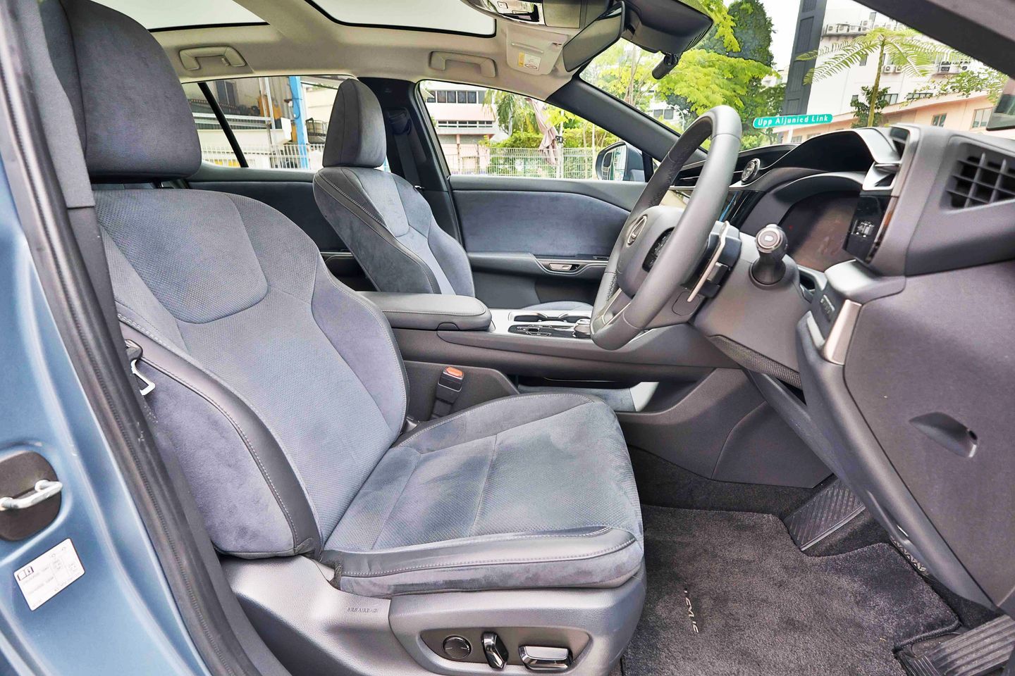 lexus-rz-electric-rz450e-luxury-car-choice-singapore