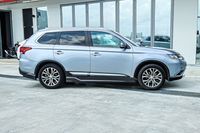 mitsubishi-outlander-24a-sunroof-car-choice-singapore