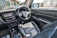mitsubishi-outlander-24a-sunroof-car-choice-singapore