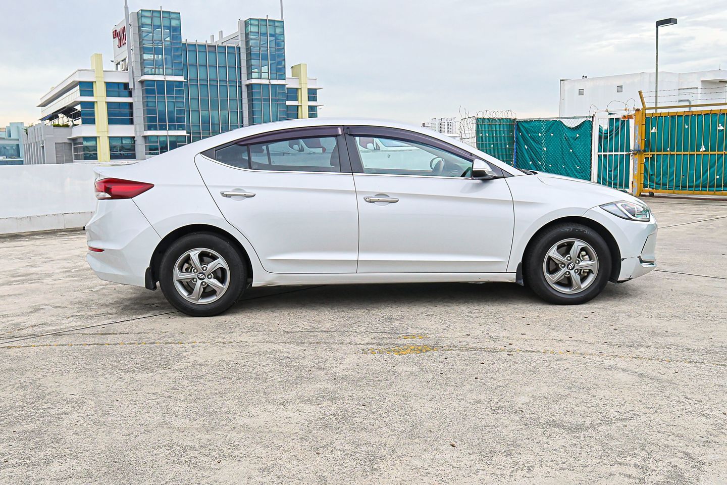 hyundai-elantra-16a-gls-car-choice-singapore