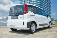 toyota-sienta-hybrid-15a-standard-car-choice-singapore