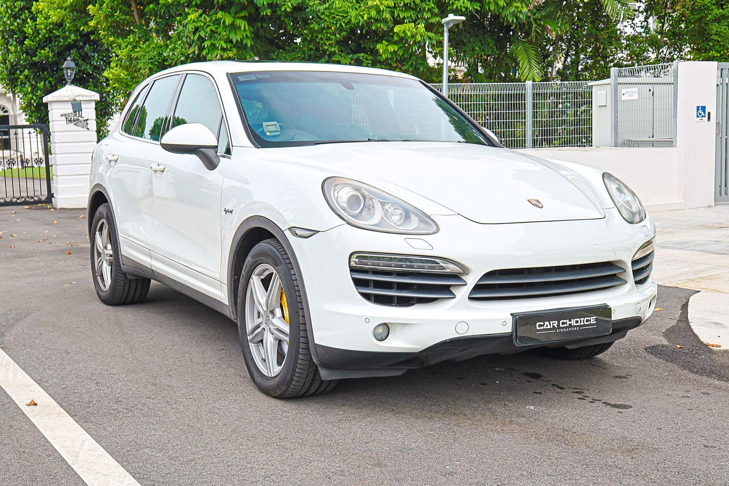 porsche-cayenne-hybrid-s-30a-tip-sunroof-coe-till-102032-car-choice-singapore