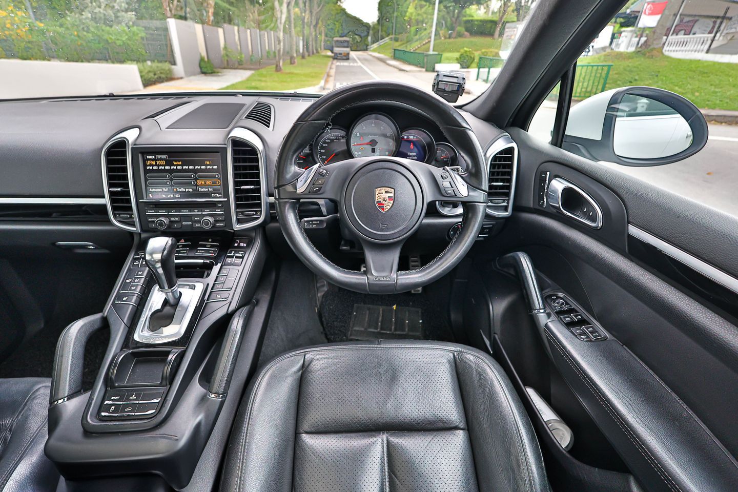 porsche-cayenne-hybrid-s-30a-tip-sunroof-coe-till-102032-car-choice-singapore