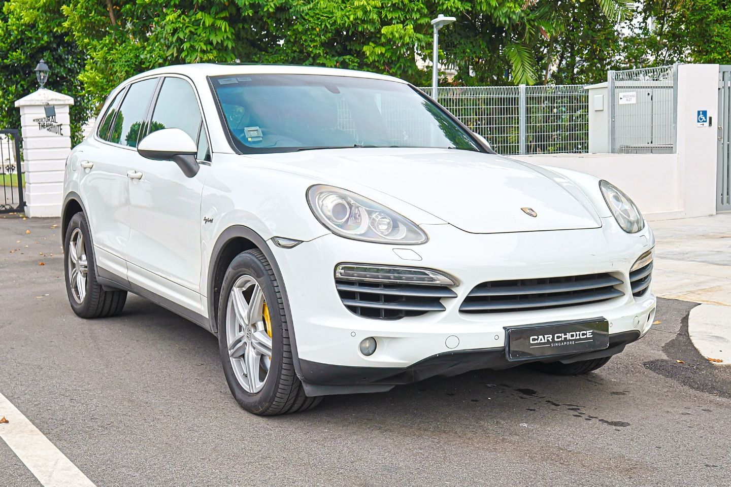 porsche-cayenne-hybrid-s-30a-tip-sunroof-coe-till-102032-car-choice-singapore