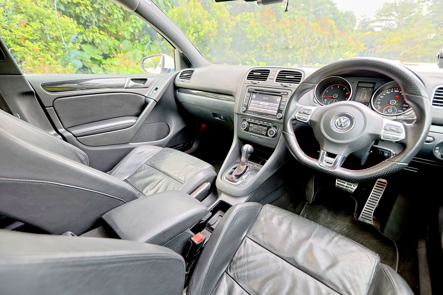 Certified PreOwned Volkswagen Golf GTI 5DR Sunroof (COE till 08/2030