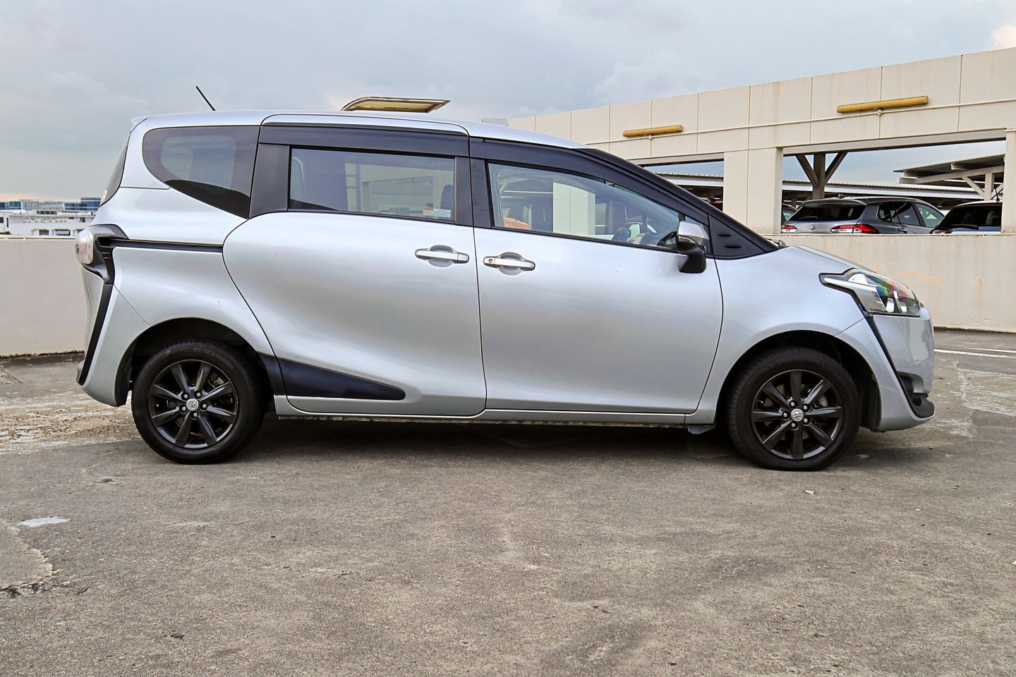 toyota-sienta-15a-standard-car-choice-singapore