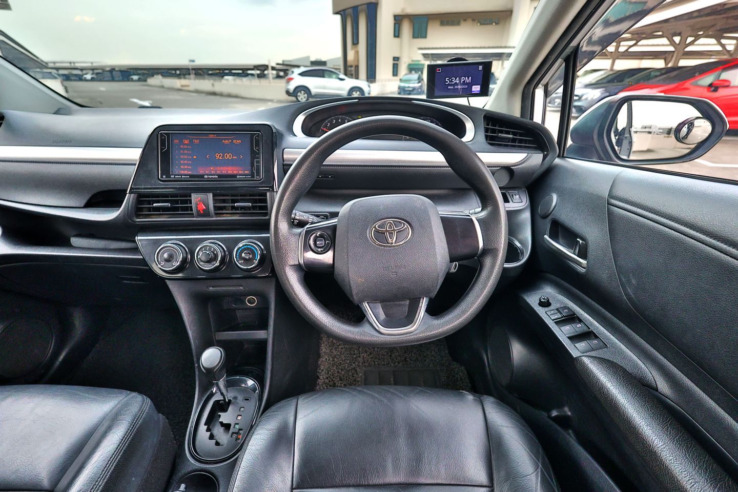toyota-sienta-15a-standard-car-choice-singapore