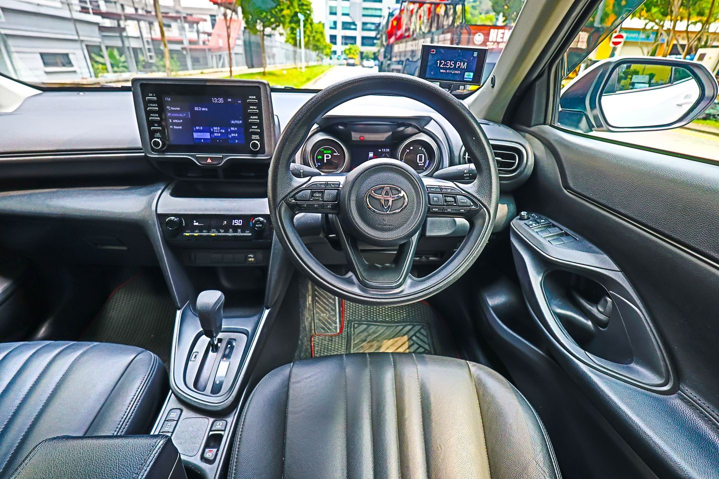 toyota-yaris-cross-hybrid-15a-x-car-choice-singapore